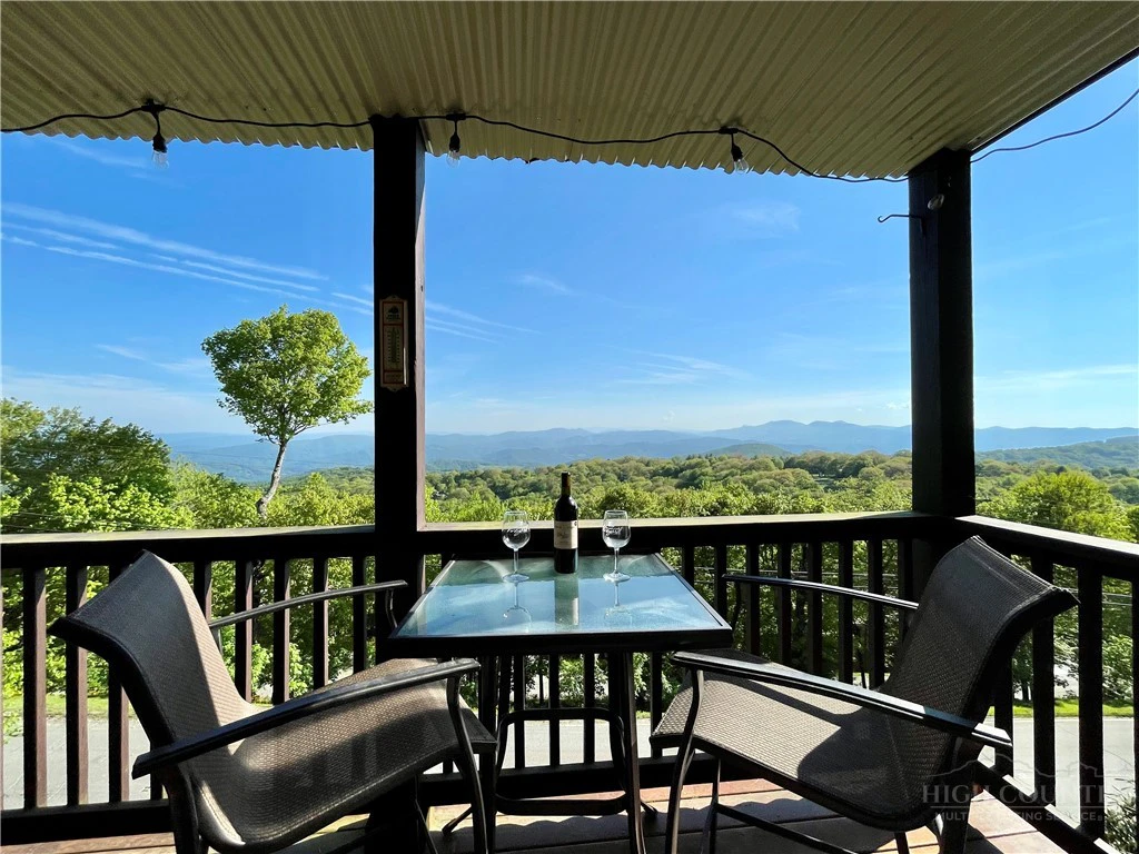 Image number 2 for the current listing