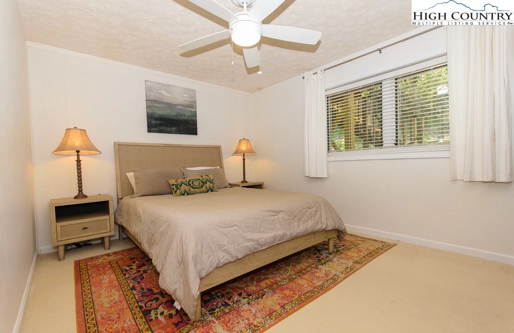 Image number 6 for the current listing