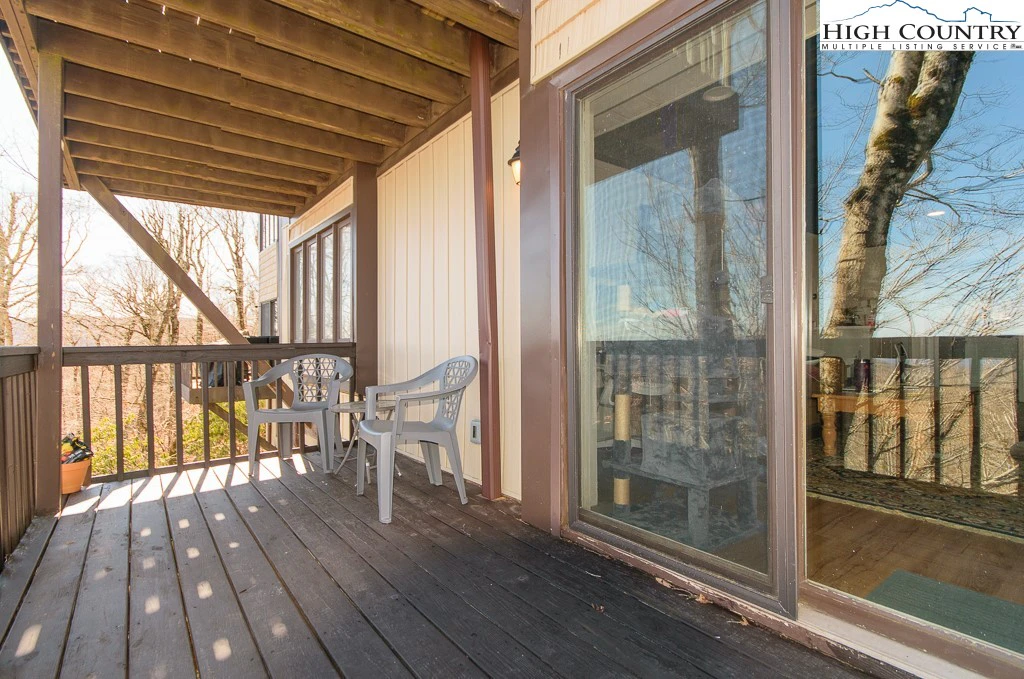 Image number 8 for the current listing