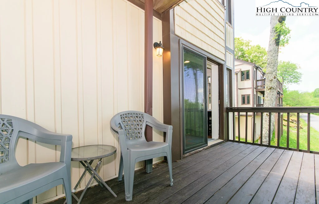 Image number 9 for the current listing