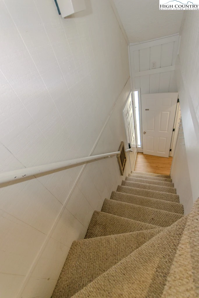 Image number 2 for the current listing