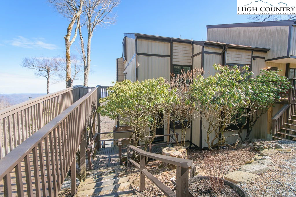 Image number 18 for the current listing