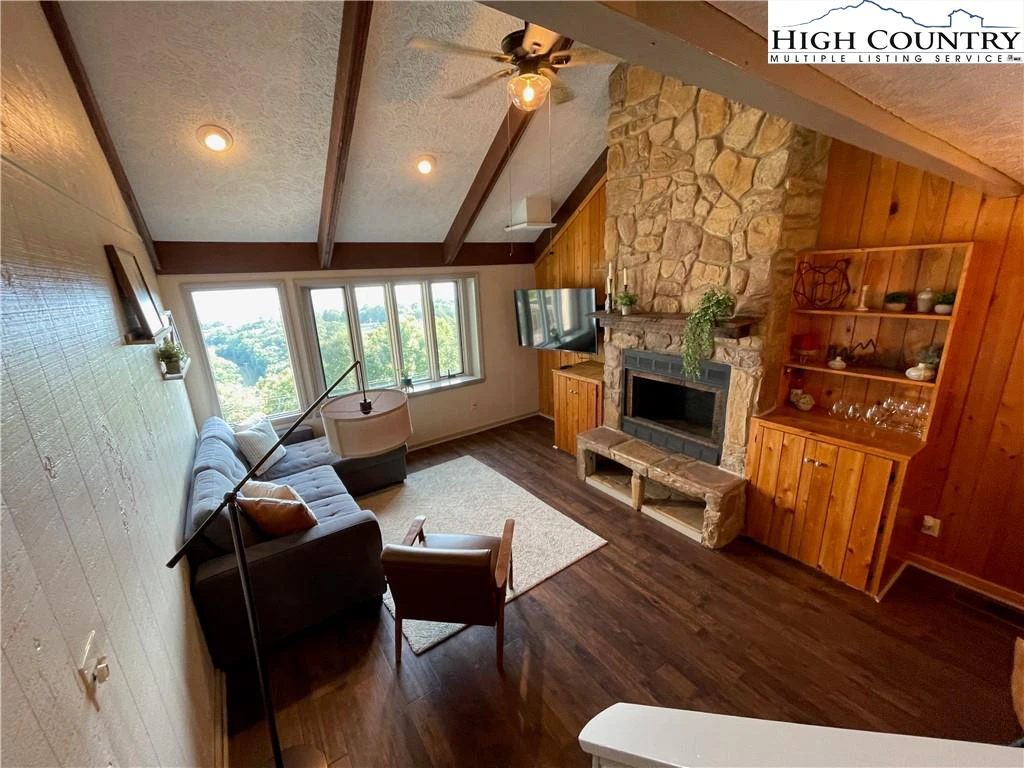 Image number 12 for the current listing
