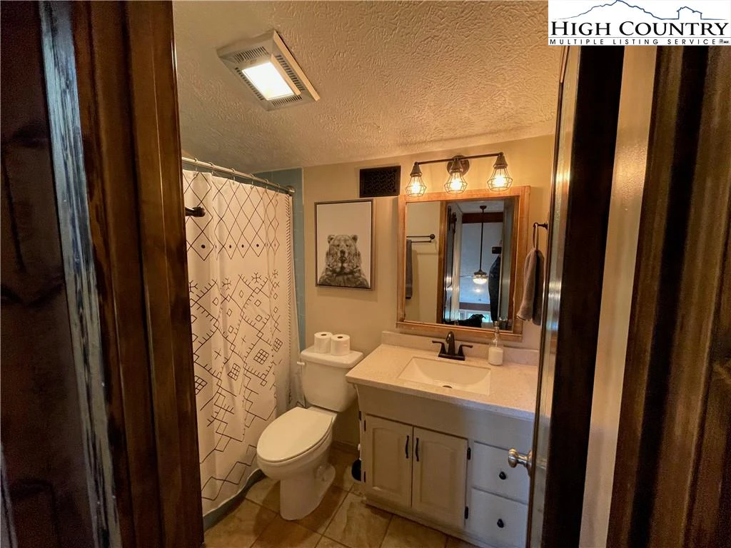 Image number 4 for the current listing