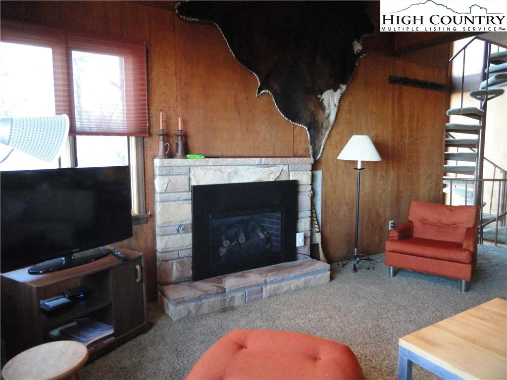 Image number 3 for the current listing