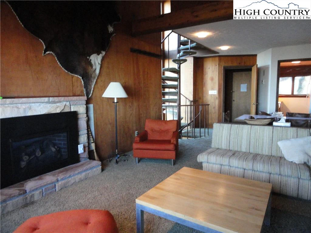 Image number 5 for the current listing
