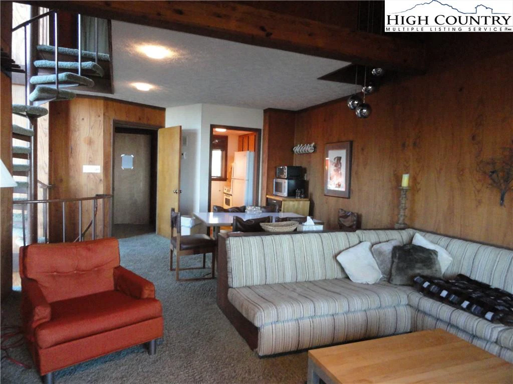 Image number 6 for the current listing