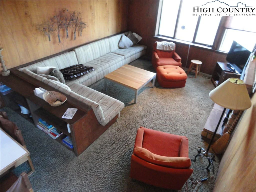 Image number 8 for the current listing