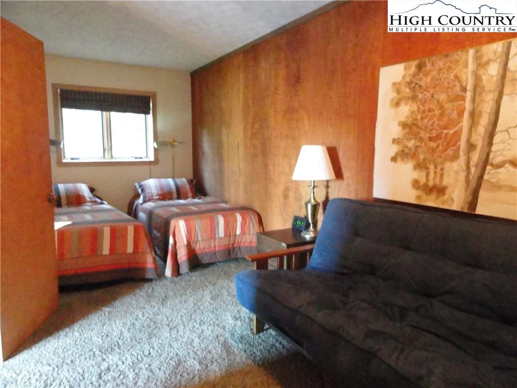 Image number 10 for the current listing