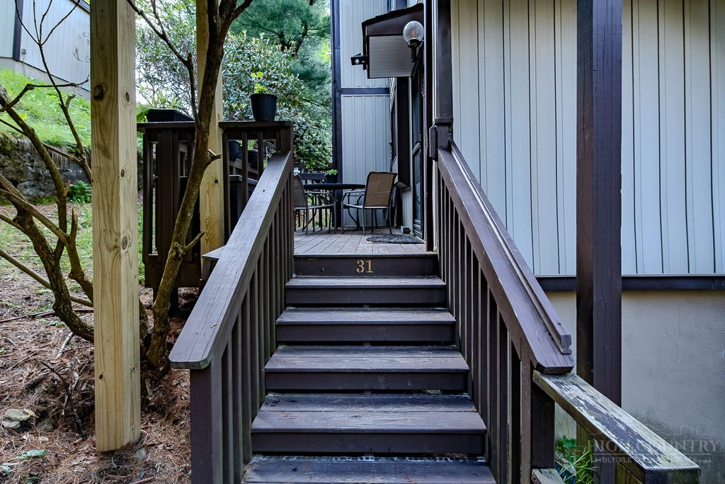 Image number 3 for the current listing