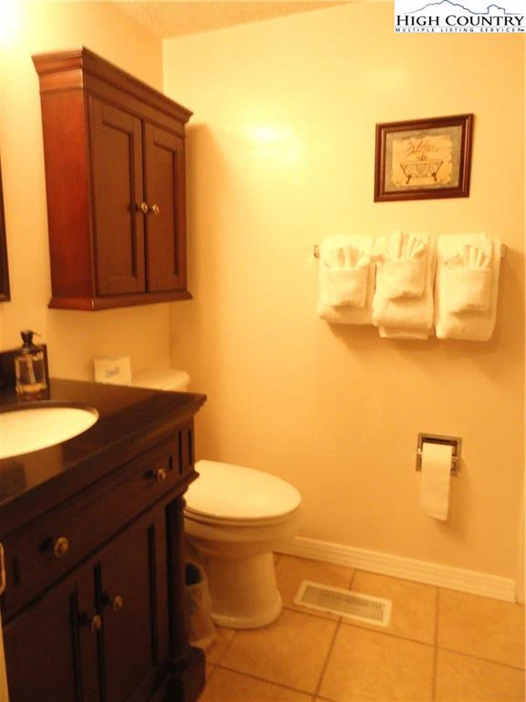 Image number 8 for the current listing