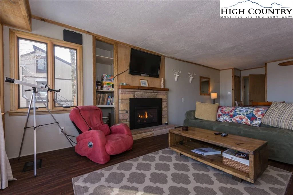 Image number 10 for the current listing