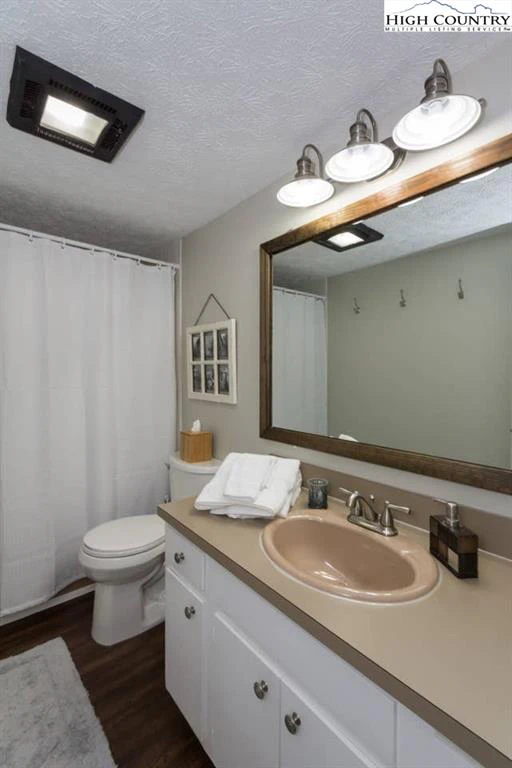 Image number 2 for the current listing