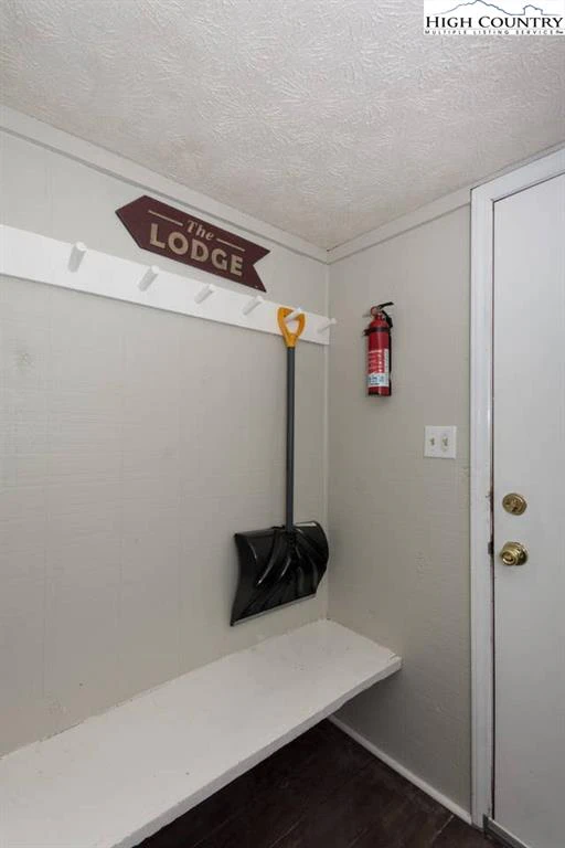 Image number 11 for the current listing