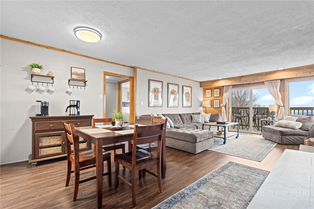 Image number 16 for the current listing