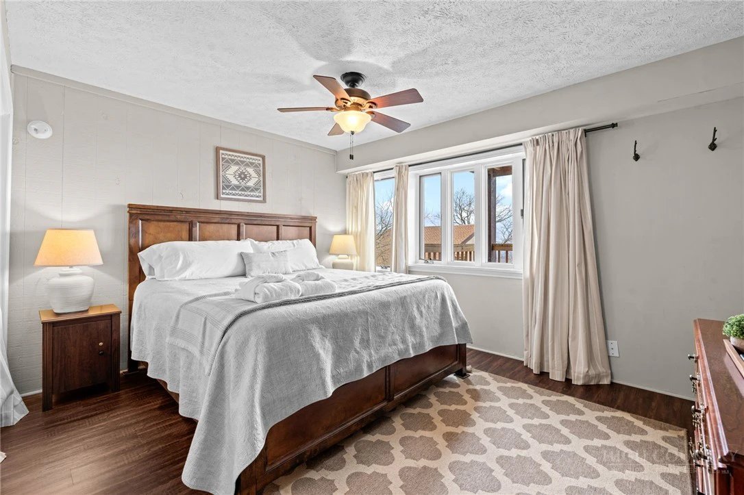 Image number 12 for the current listing