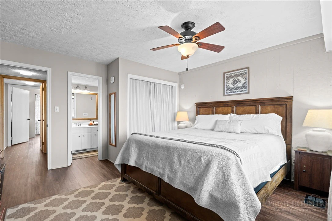 Image number 11 for the current listing