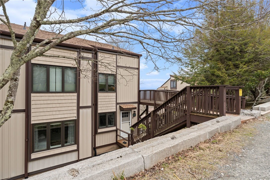Image number 1 for the current listing