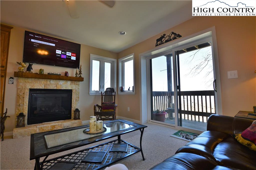 Image number 1 for the current listing