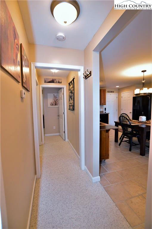Image number 14 for the current listing