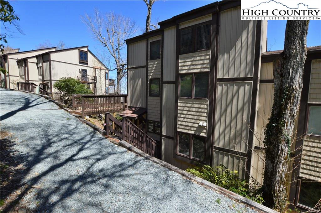 Image number 4 for the current listing