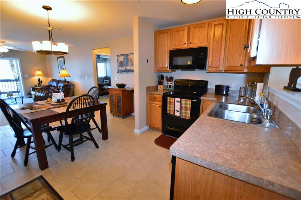 Image number 19 for the current listing