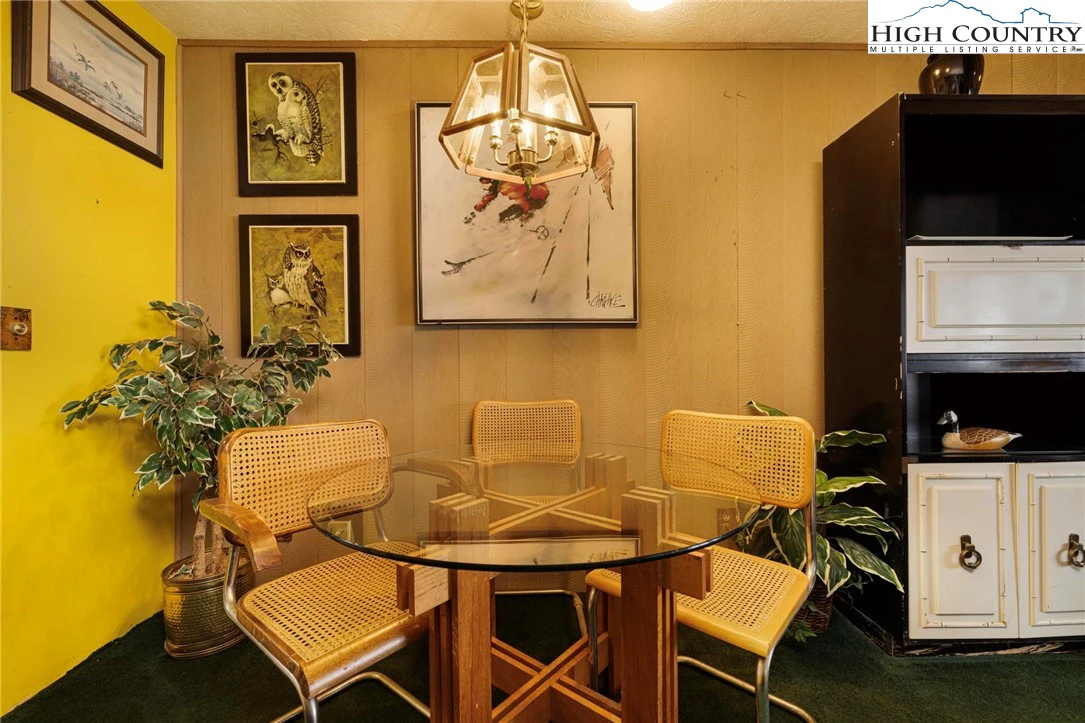 Image number 16 for the current listing