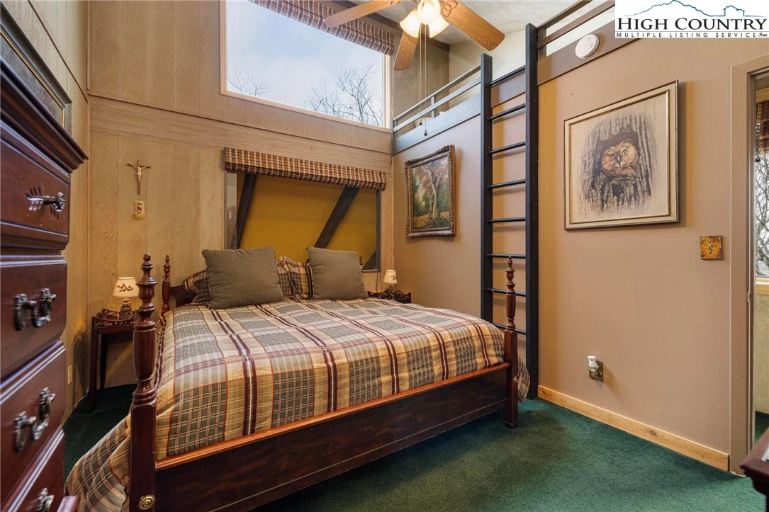 Image number 9 for the current listing