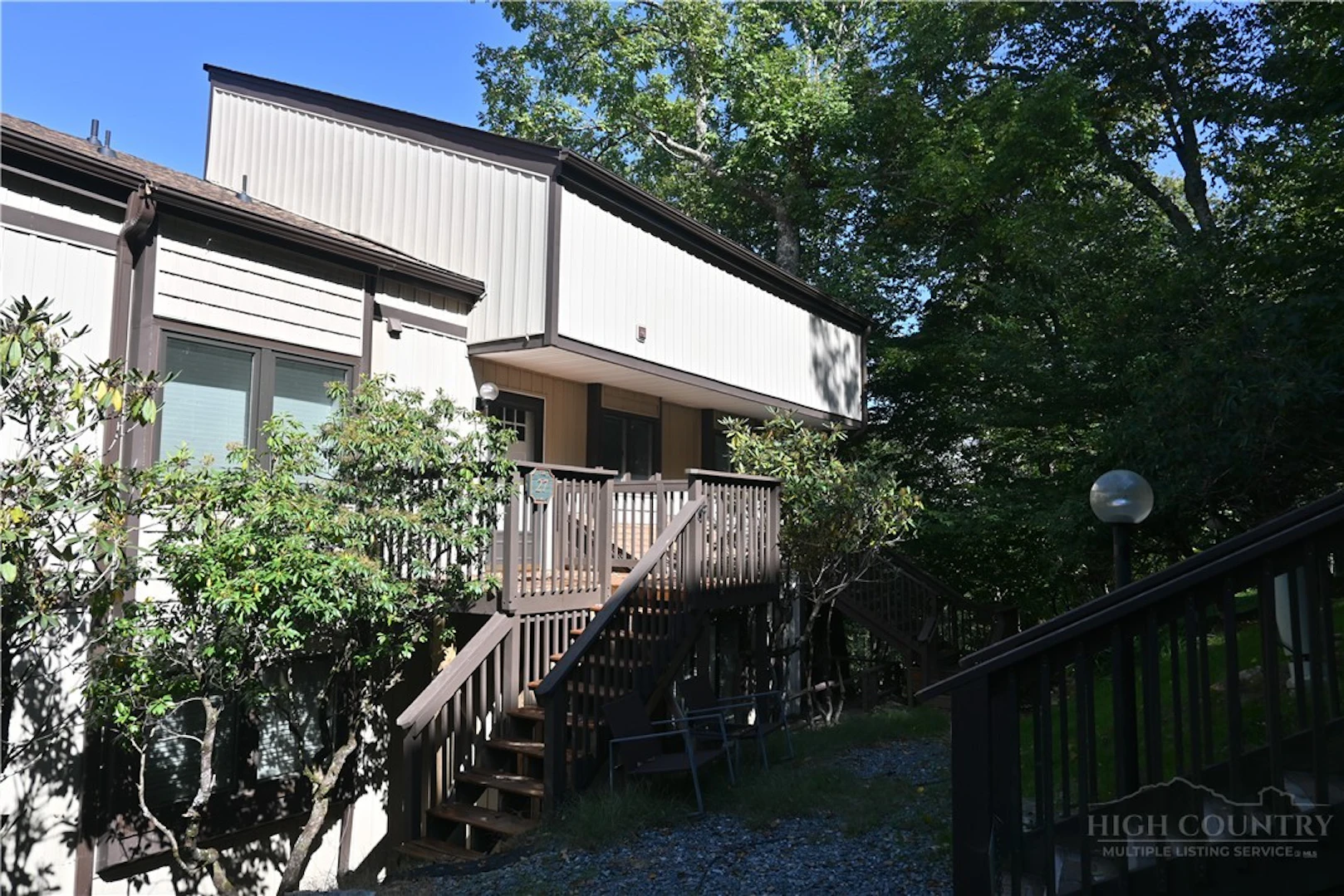 Image number 1 for the current listing