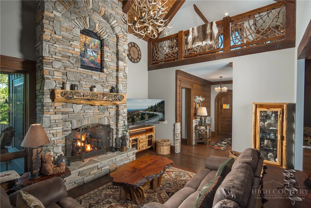 Image number 7 for the current listing
