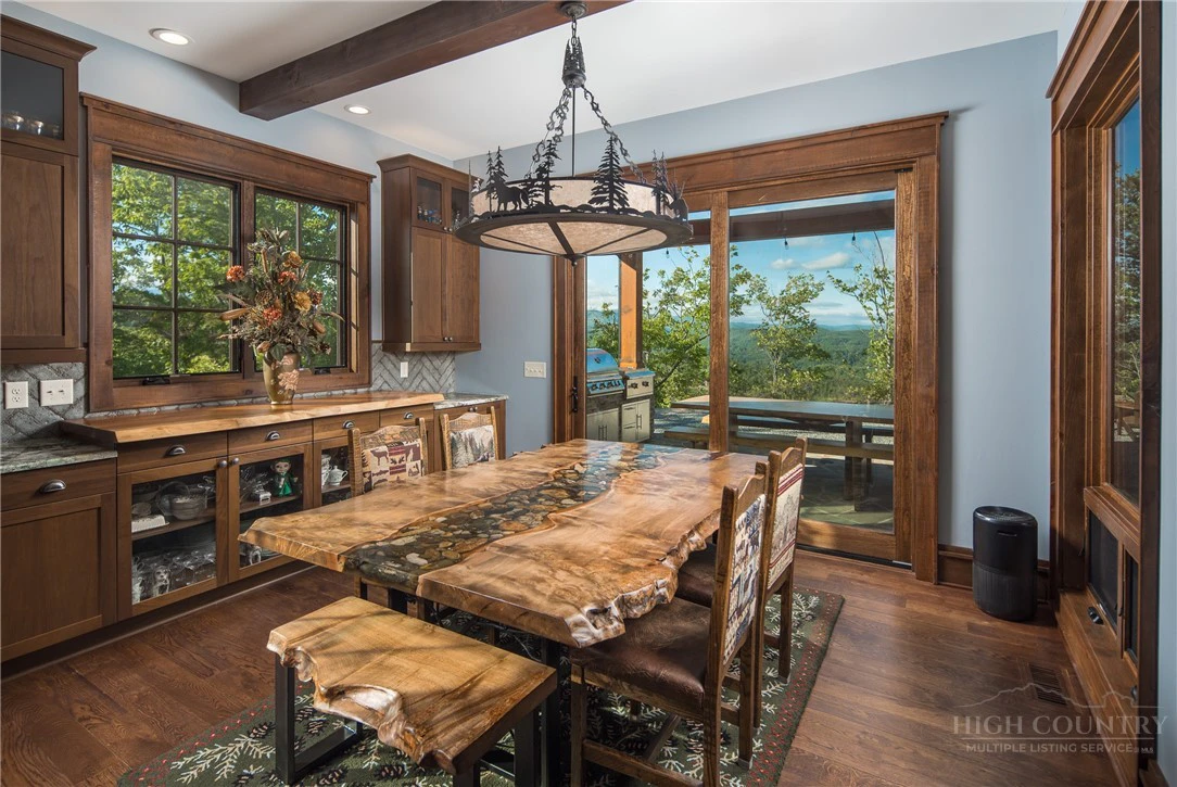 Image number 8 for the current listing