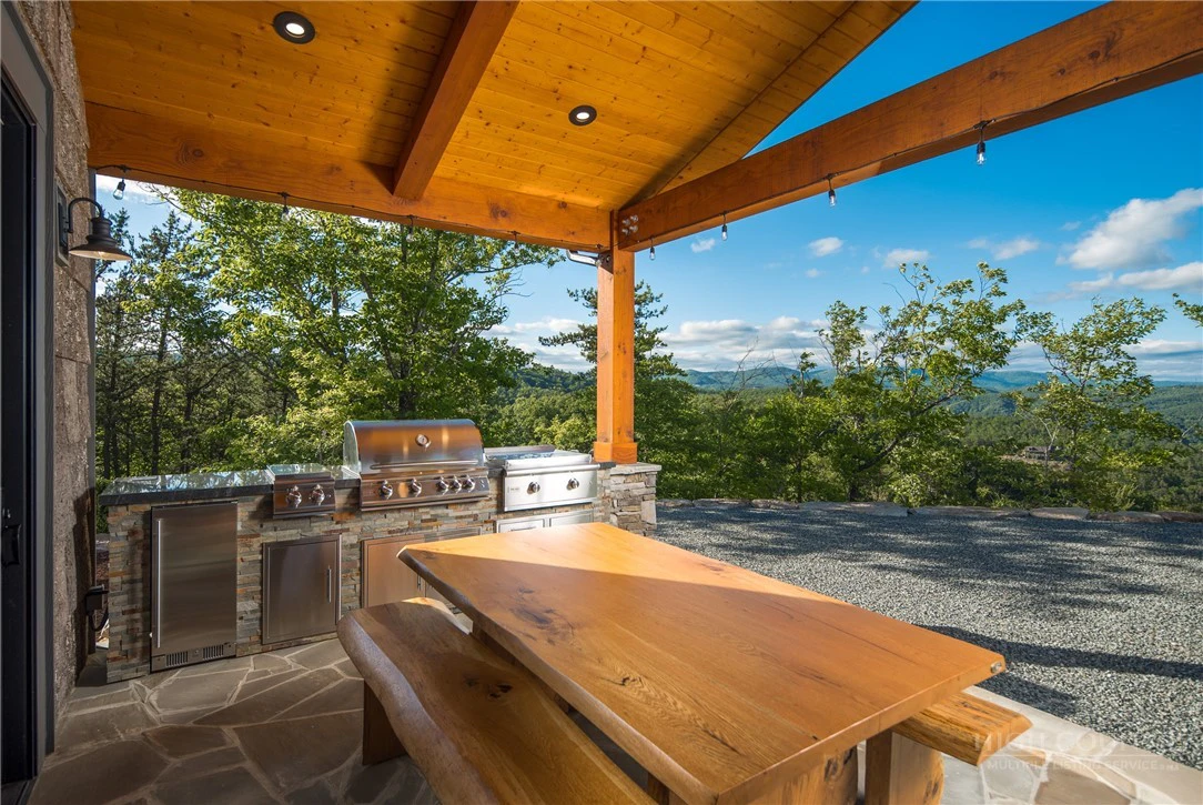 Image number 12 for the current listing