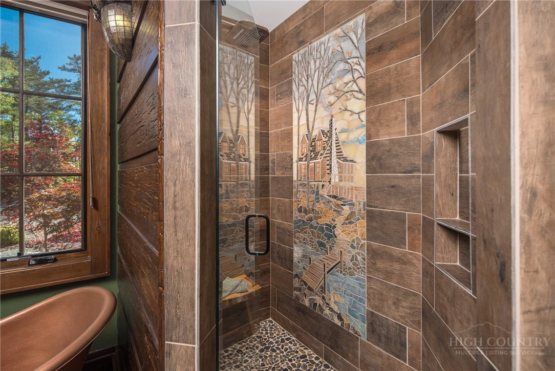Image number 18 for the current listing