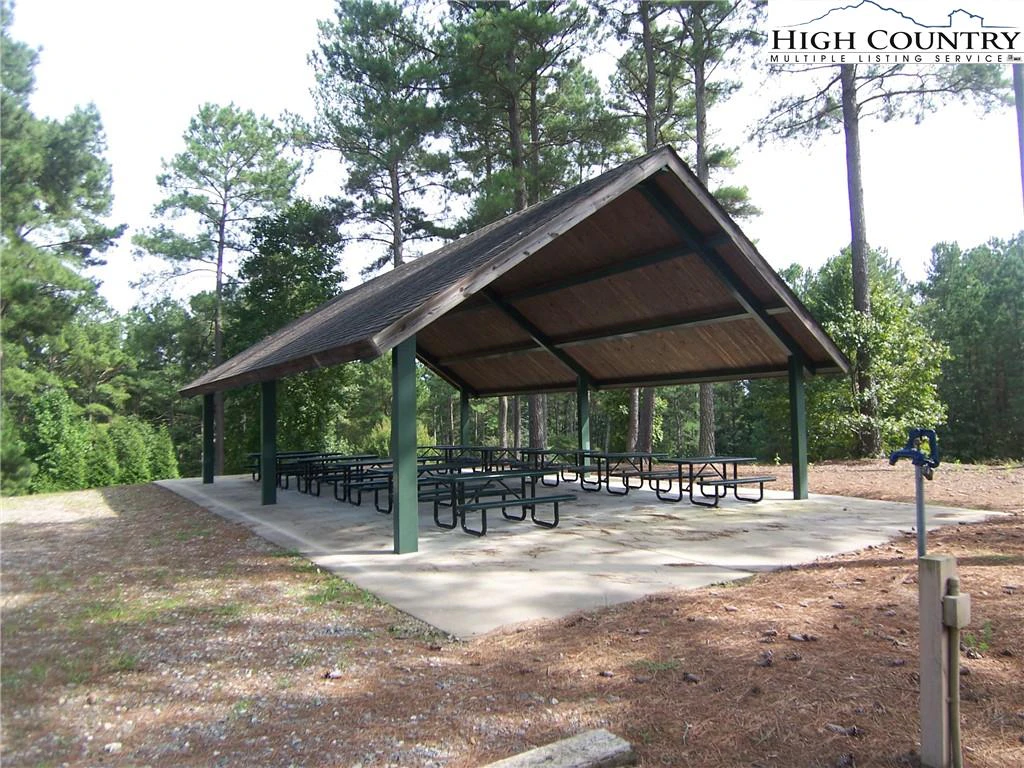 Image number 11 for the current listing