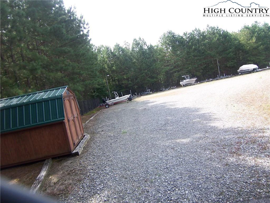 Image number 13 for the current listing