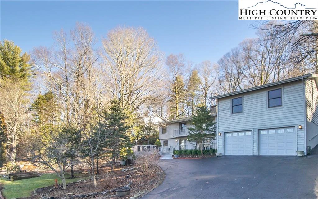Image number 1 for the current listing