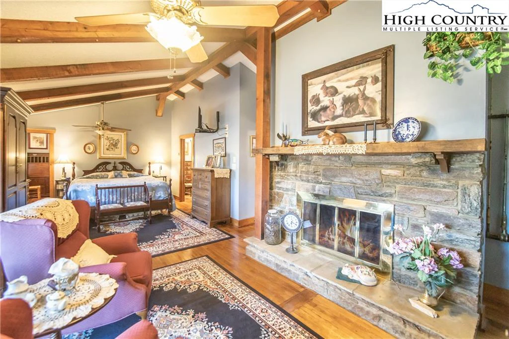 Image number 6 for the current listing