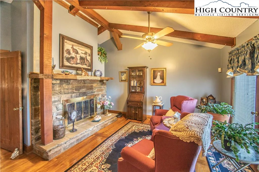 Image number 7 for the current listing