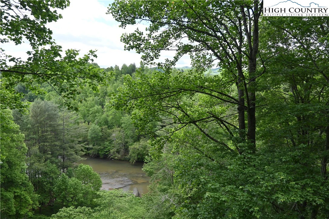 Image number 19 for the current listing