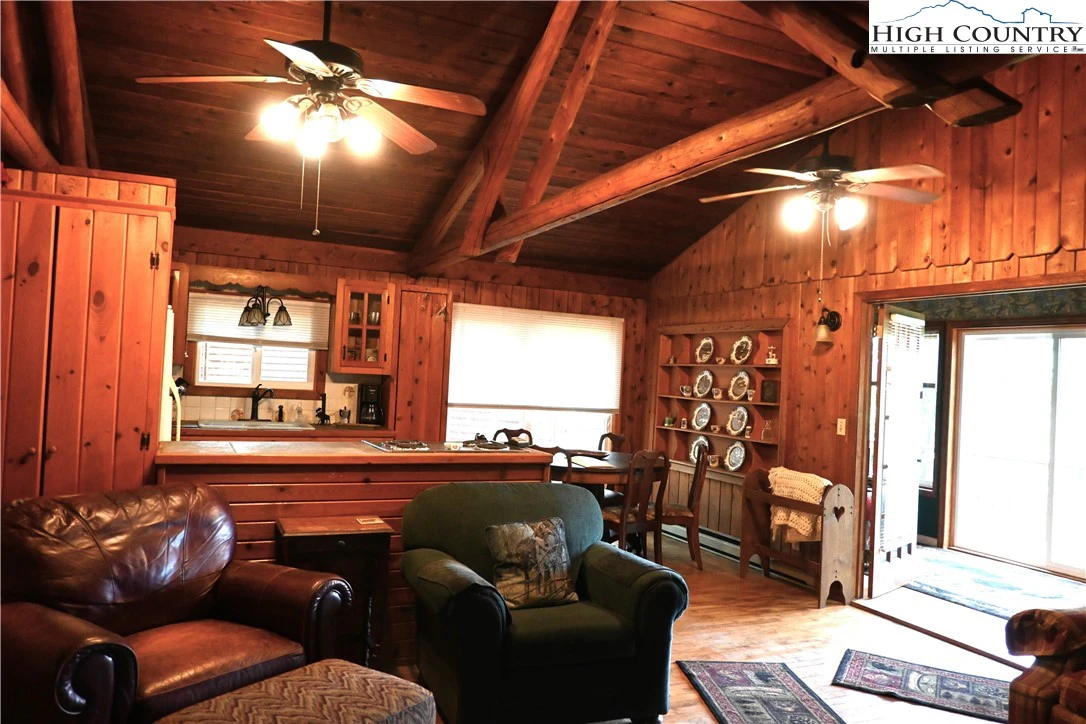Image number 3 for the current listing