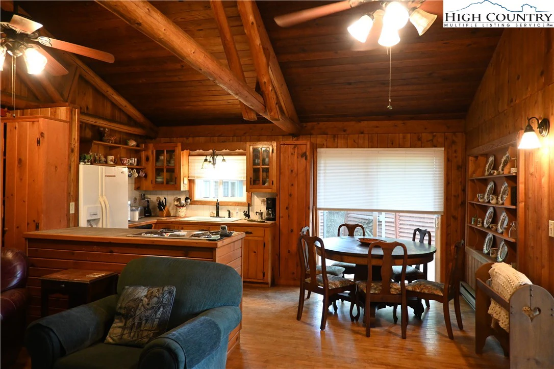 Image number 13 for the current listing