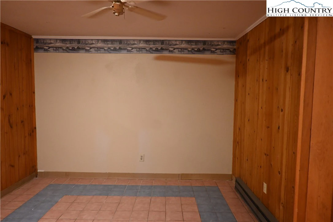 Image number 16 for the current listing