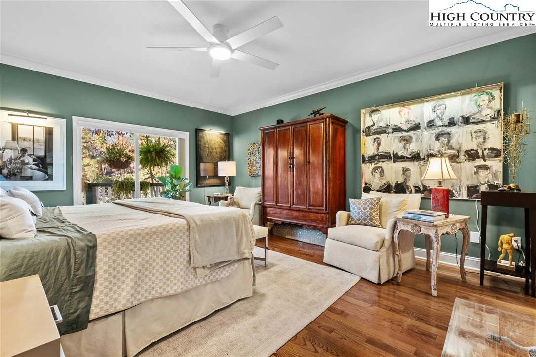 Image number 3 for the current listing