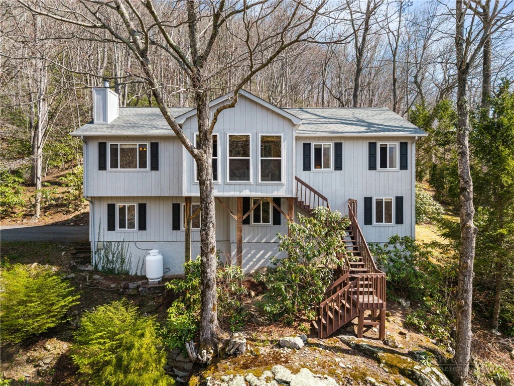 Image number 1 for the current listing