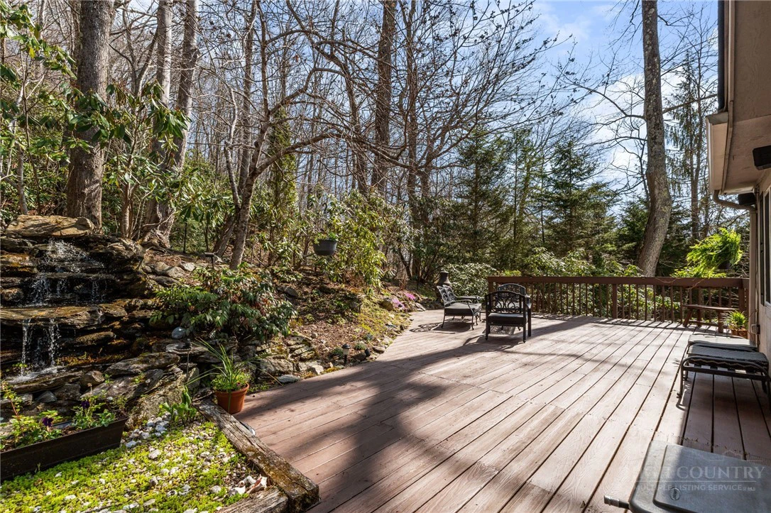 Image number 18 for the current listing
