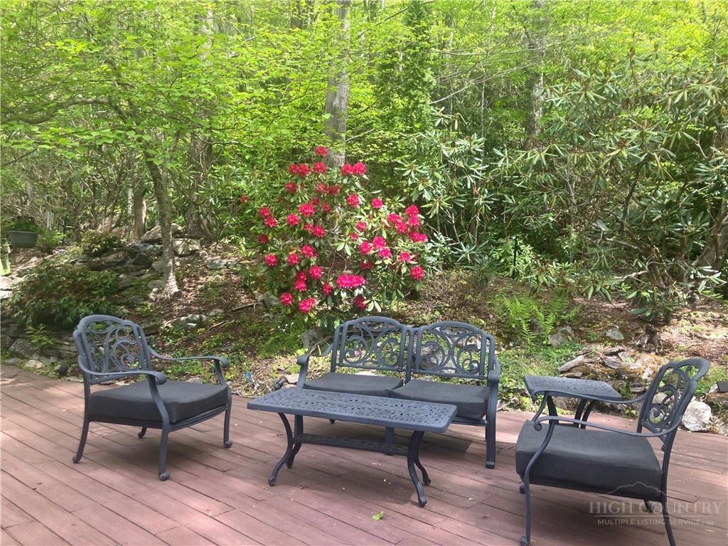 Image number 16 for the current listing