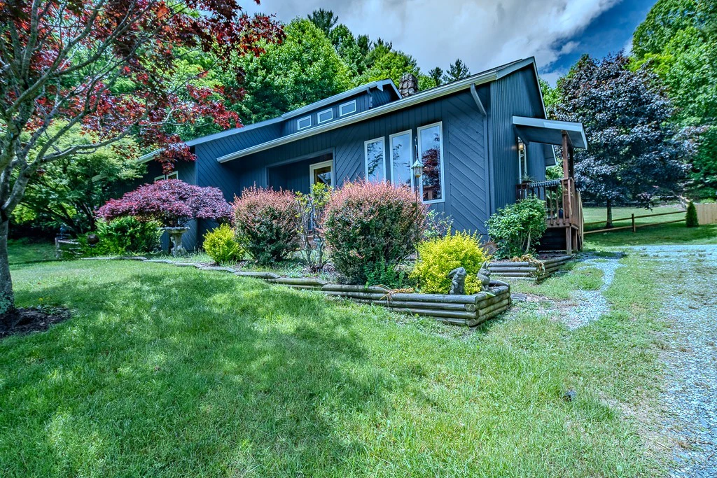Image number 4 for the current listing
