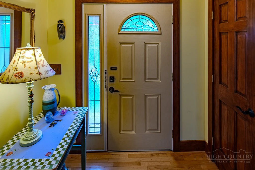 Image number 5 for the current listing