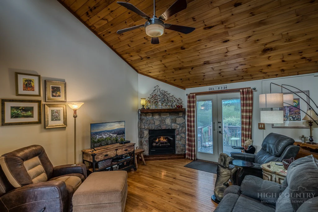 Image number 6 for the current listing