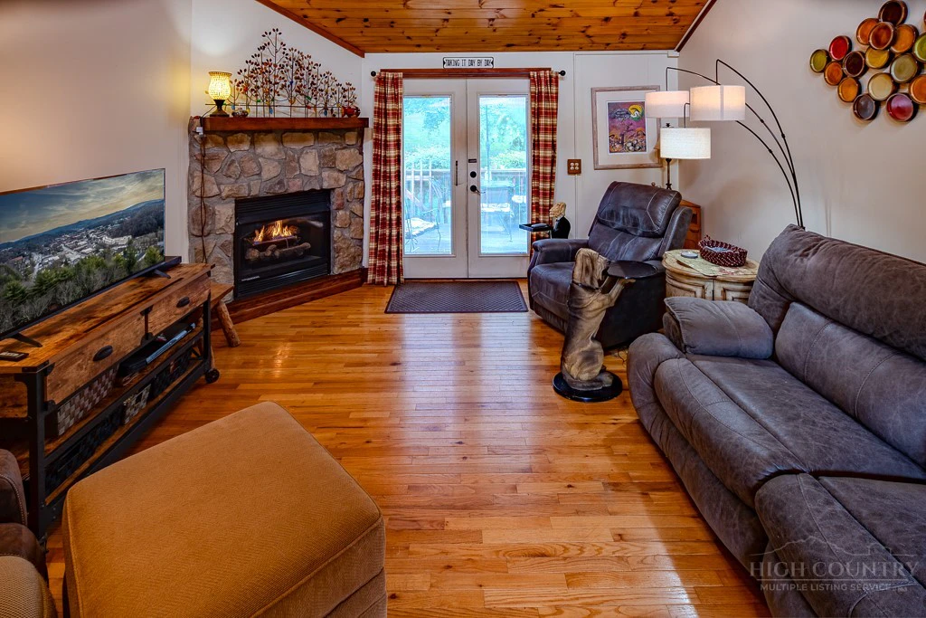 Image number 7 for the current listing